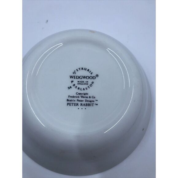 Beatrix Potter THE WORLD OF PETER RABBIT Wedgewood Child's Bowl Mrs Rabbit - Picture 7 of 9
